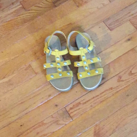 Naturalizer Shoes - Naturalizer sandals in Goldenrod